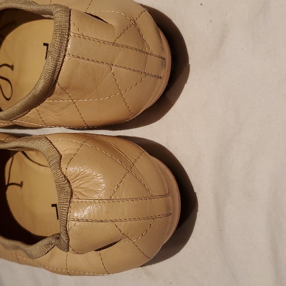 Chanel Shoes - Picture 4 of 6